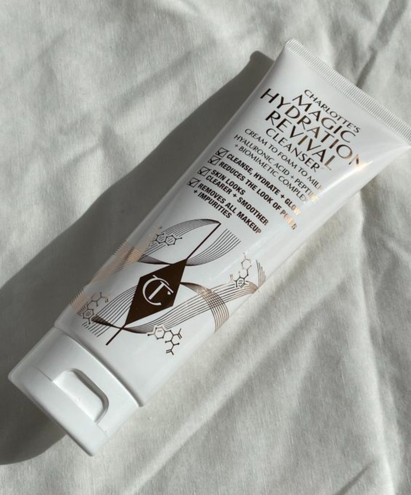 Charlotte Tilbury Magic Hydration Revival Cleanser